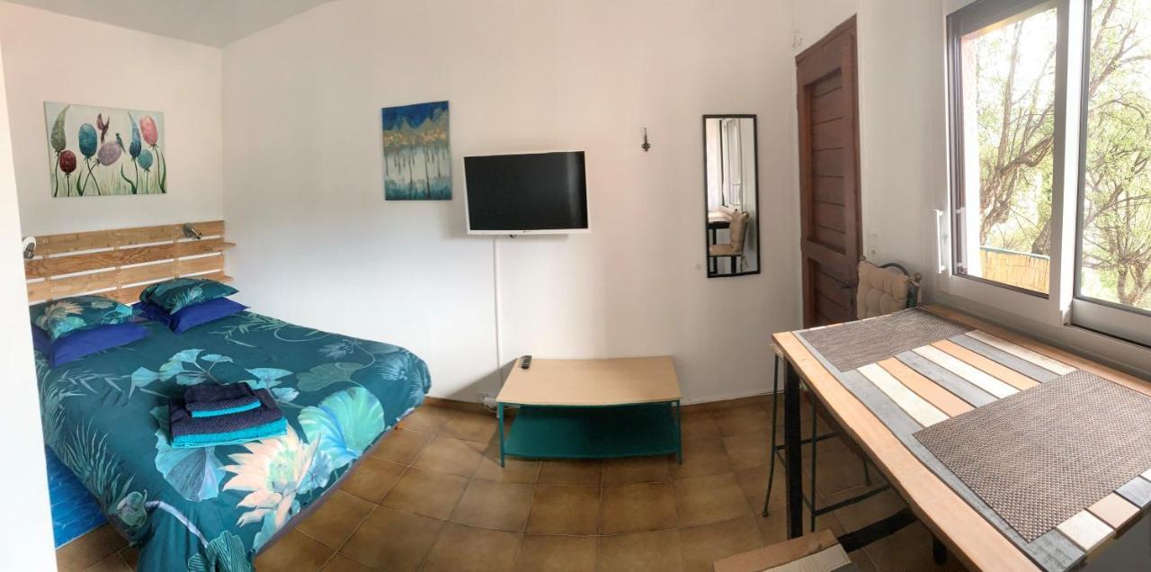 Les Chenes-lieges D'ambeille Apartment *